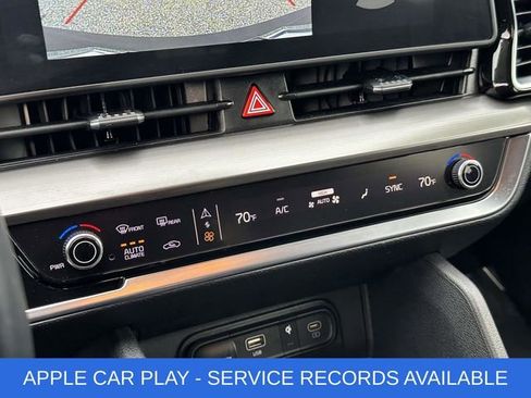 Used 2025 Kia Sportage EX image 6