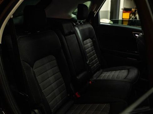 Used 2018 Ford Edge SEL FWD image 11