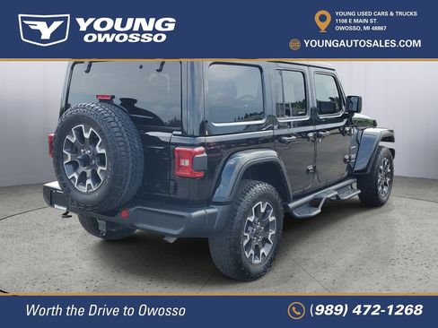 Used 2024 Jeep Wrangler Unlimited Sahara w/ Technology Group AWD/4WD image 3
