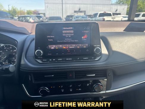 Used 2021 Nissan Rogue S image 16