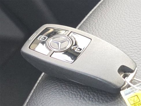 Used 2025 Mercedes-Benz Sprinter 2500 image 34