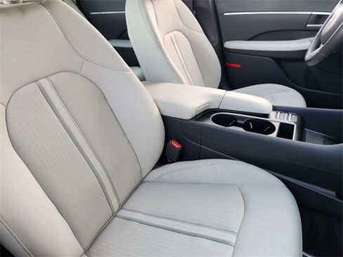 Certified 2025 Hyundai Sonata SEL image 9