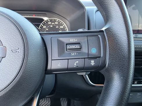 Used 2021 Nissan Rogue SV AWD/4WD image 24