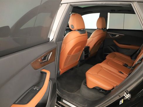 Used 2025 Audi Q8 Prestige w/ Prestige Package image 27
