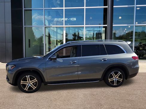 Used 2022 Mercedes-Benz GLS 450 4MATIC image 2
