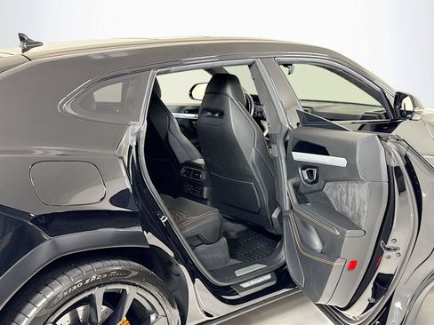 Used 2020 Lamborghini Urus AWD/4WD image 30