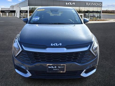 Used 2023 Kia Sportage LX image 8
