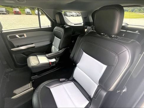 Used 2024 Ford Explorer XLT w/ Equipment Group 202A AWD/4WD image 24