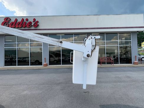 Used 2018 Ford E-350 and Econoline 350 Super Duty RWD image 42