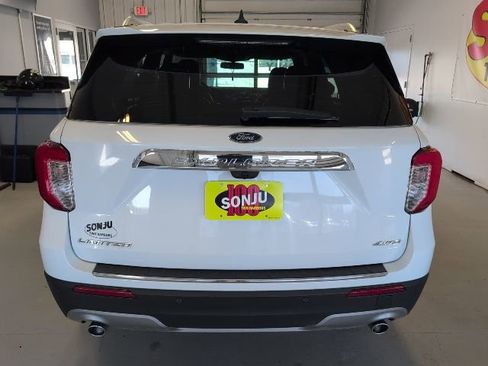 Certified 2022 Ford Explorer Limited AWD/4WD image 4