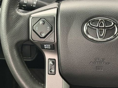 Used 2021 Toyota Tacoma TRD Sport w/ Technology Package image 12