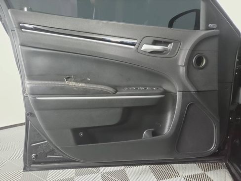 Used 2019 Chrysler 300 S RWD image 13