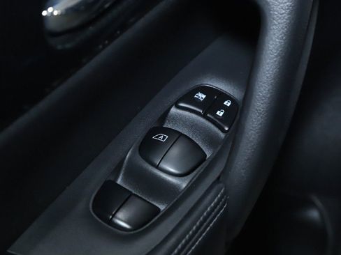 Used 2018 Nissan Rogue SL w/ Premium Package AWD/4WD image 18