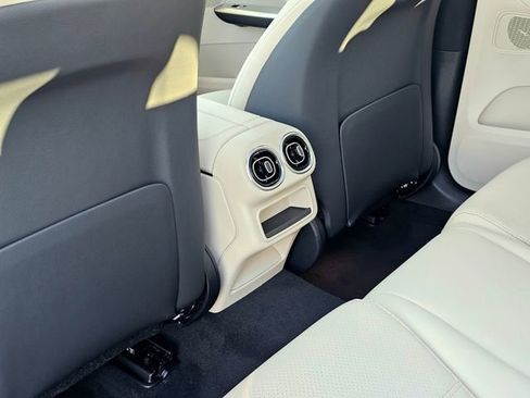 New 2026 Mercedes-Benz GLC 300 4MATIC image 24