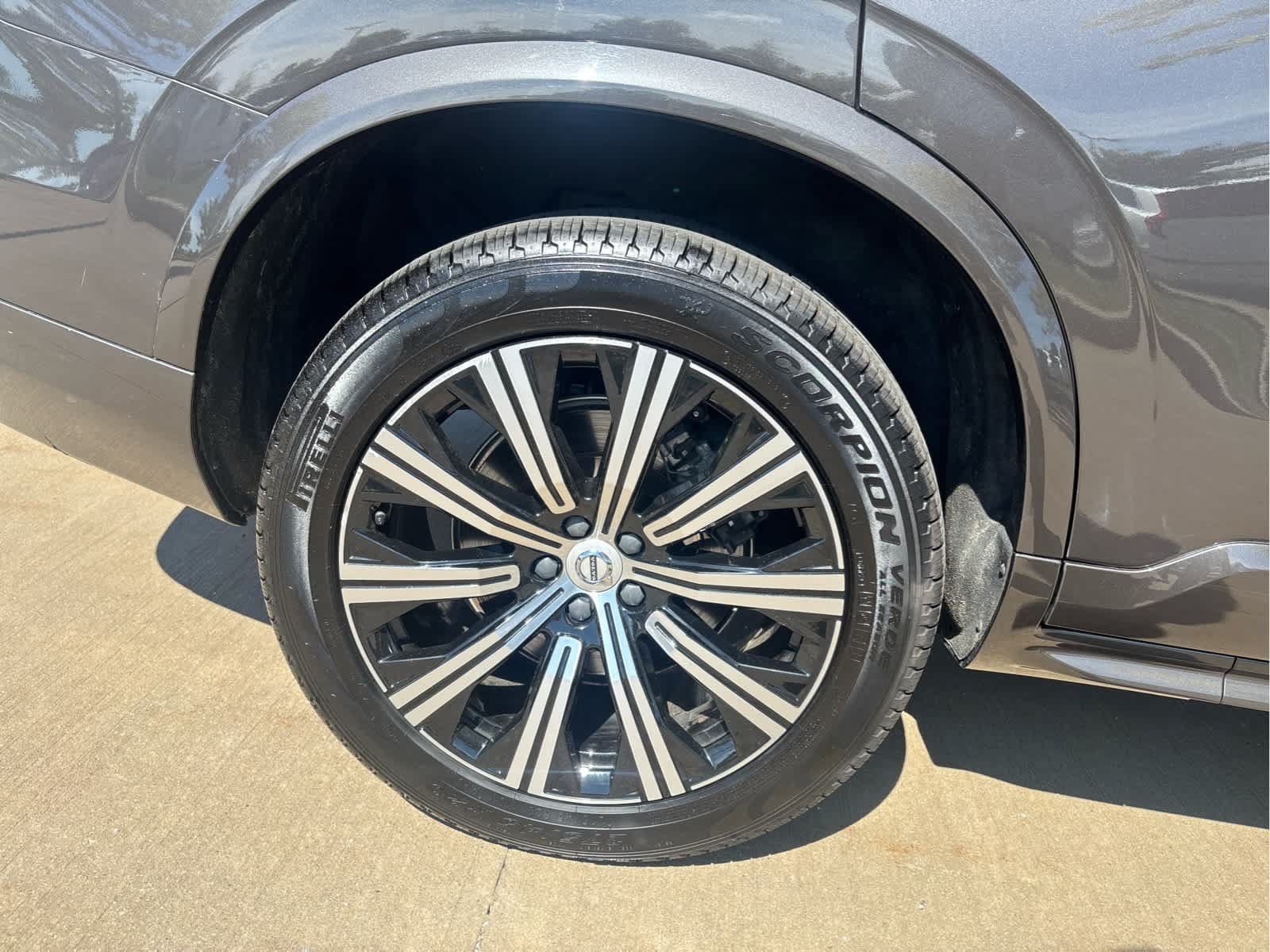 Used 2023 Volvo XC90 B5 Core w/ Climate Package AWD/4WD image 5