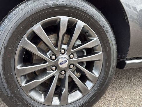 Used 2021 Ford Expedition Limited image 29