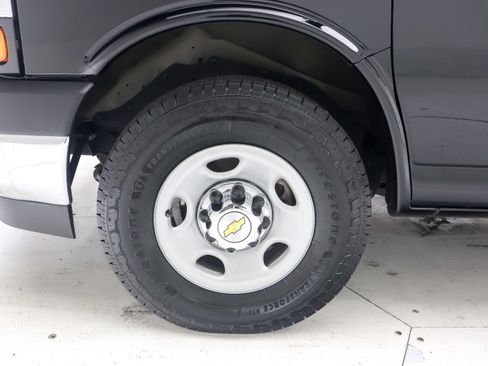 Used 2025 Chevrolet Express 3500 LT w/ LT Preferred Equipment Group RWD image 26