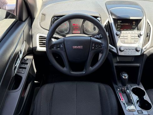 Used 2017 GMC Terrain SLE image 8