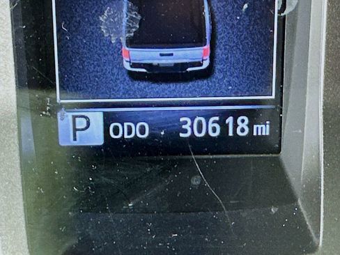 Used 2018 Toyota Tacoma SR5 image 33