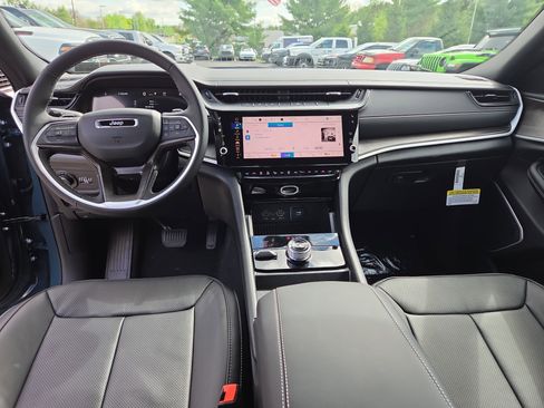 New 2026 Jeep Grand Cherokee Limited AWD/4WD image 5