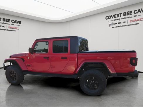 Used 2021 Jeep Gladiator Willys image 6