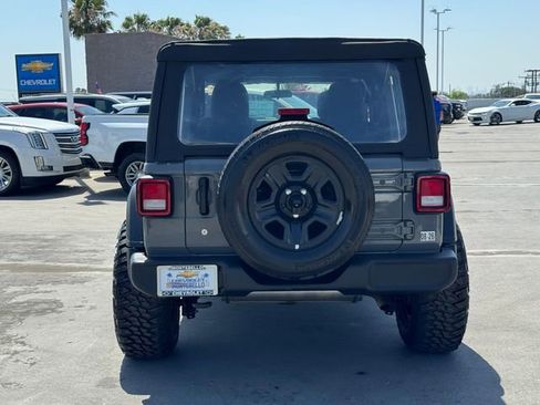 Used 2023 Jeep Wrangler Unlimited Sport AWD/4WD image 3