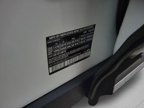 Certified 2026 Mercedes-Benz GLB 250 image 33