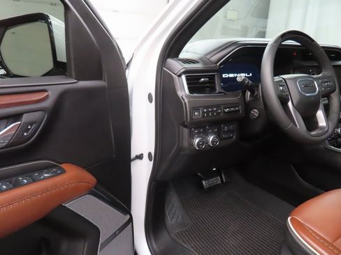 Used 2024 GMC Yukon XL Denali Ultimate image 57