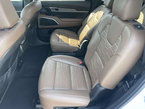Used 2022 Kia Telluride SX w/ SX Prestige Package AWD/4WD image 12