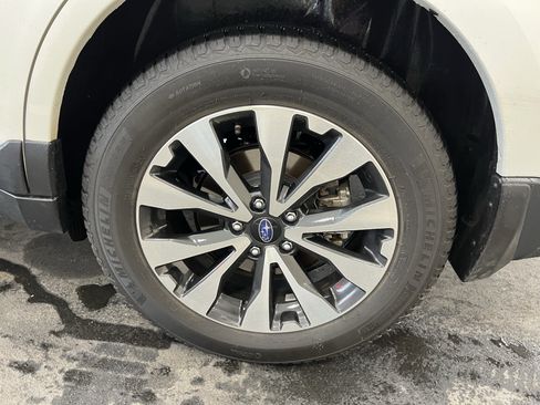 Used 2017 Subaru Outback 2.5i Limited AWD/4WD image 13