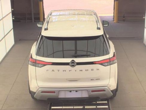 Used 2024 Nissan Pathfinder SL AWD/4WD image 5