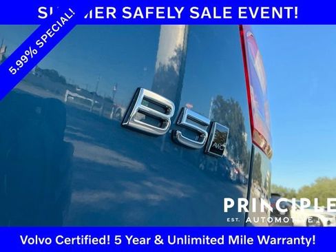 Certified 2025 Volvo XC40 B5 Ultra AWD/4WD image 14