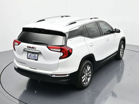 Used 2023 GMC Terrain SLT image 32