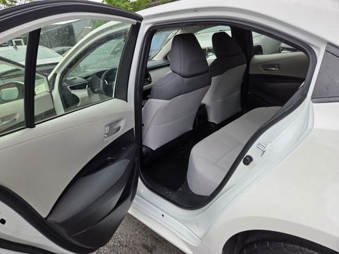 Used 2020 Toyota Corolla LE FWD image 6