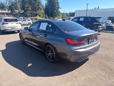 Used 2020 BMW 330i Sedan w/ M Sport Package RWD image 3