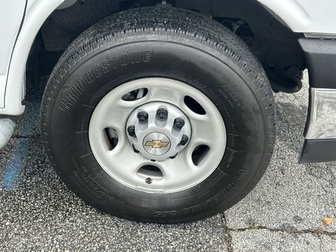 Used 2024 Chevrolet Express 2500 w/ Driver Convenience Package image 15