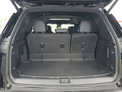 New 2026 Chevrolet Traverse LT w/ Sun and Wheel Package image 7