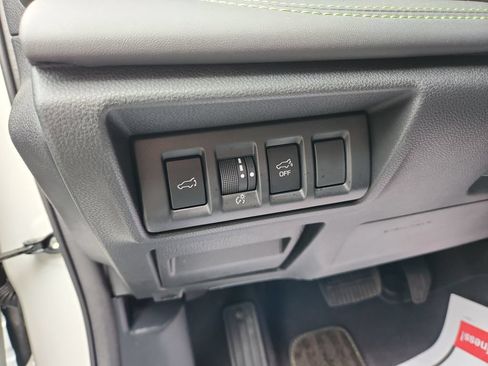 Used 2025 Subaru Outback Onyx Edition AWD/4WD image 27