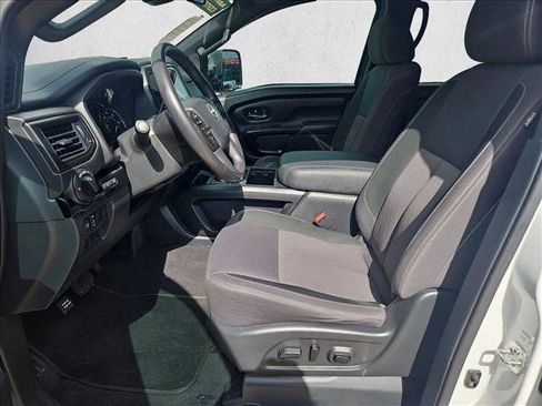 Used 2023 Nissan Titan SV w/ SV Convenience Package image 15