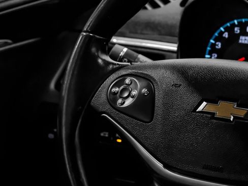 Used 2017 Chevrolet Impala LT FWD image 16