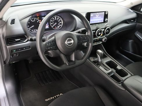 Used 2025 Nissan Sentra S FWD image 13