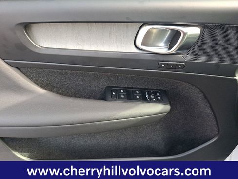 Certified 2025 Volvo XC40 B5 Plus w/ Protection Package Premier image 13