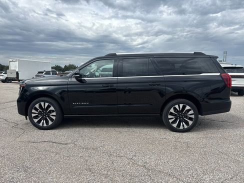 Used 2025 Ford Expedition Max Platinum w/ Driver's Package AWD/4WD image 4