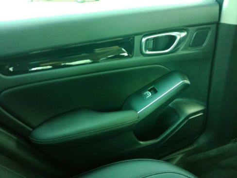 Used 2024 Honda Civic Touring image 31