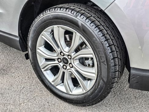 Used 2024 Ford Edge Titanium image 9