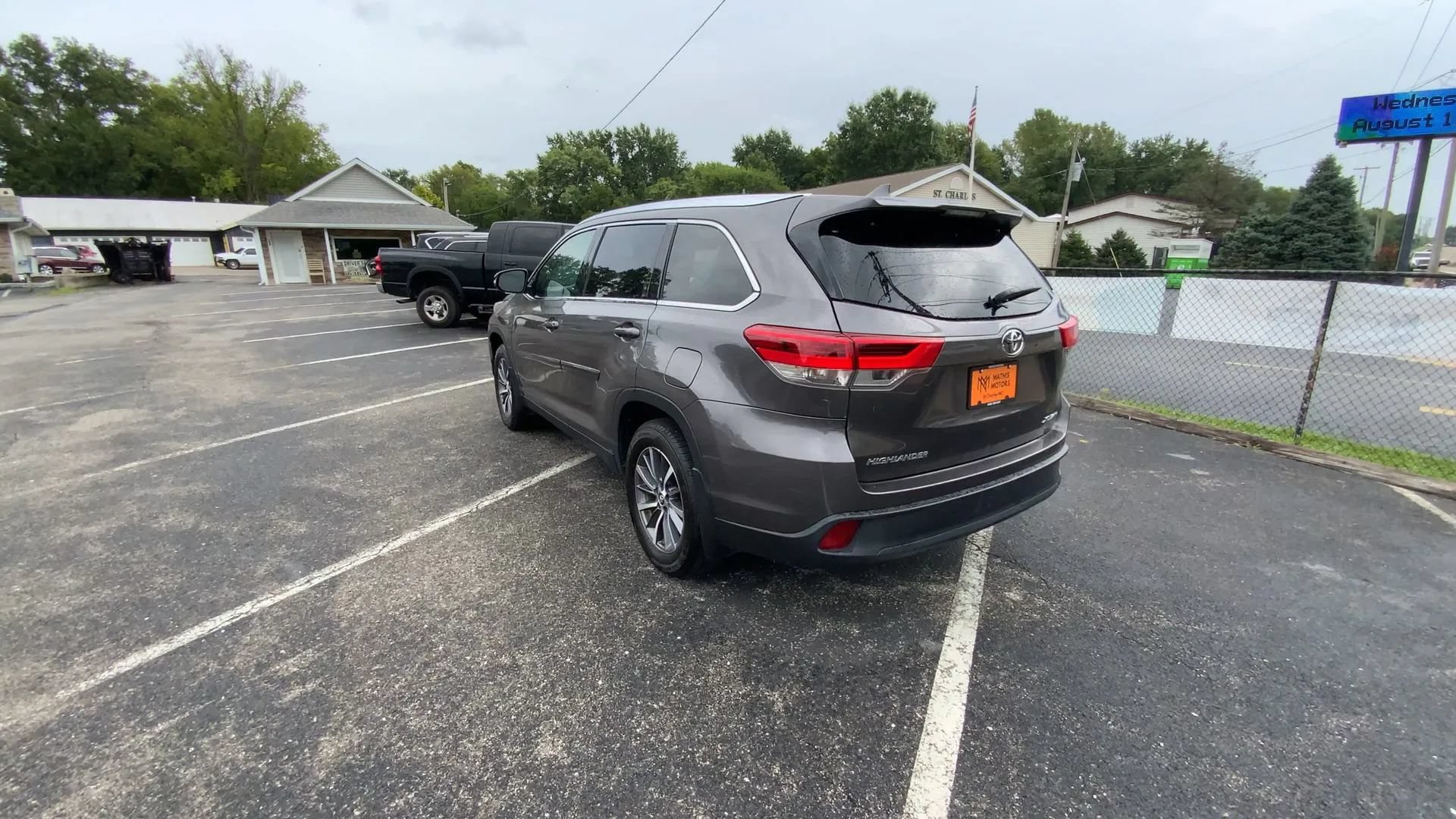 Used 2019 Toyota Highlander XLE AWD/4WD image 7