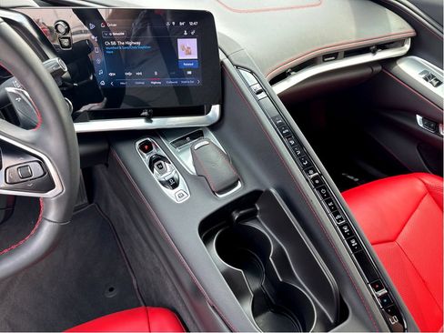 Used 2024 Chevrolet Corvette Stingray Coupe w/ 1LT RWD image 18