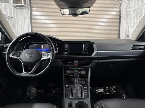 Used 2024 Volkswagen Jetta SE FWD image 14