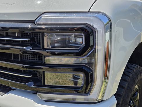 Used 2025 Ford F250 Platinum w/ Tremor Off-Road Package AWD/4WD image 7