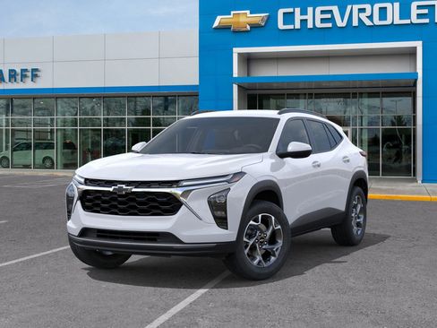 New 2026 Chevrolet Trax LT w/ LT Convenience Package FWD image 8